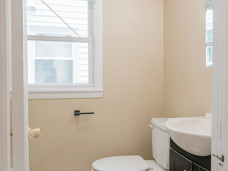 77 Bridge St #1 — Photo 4