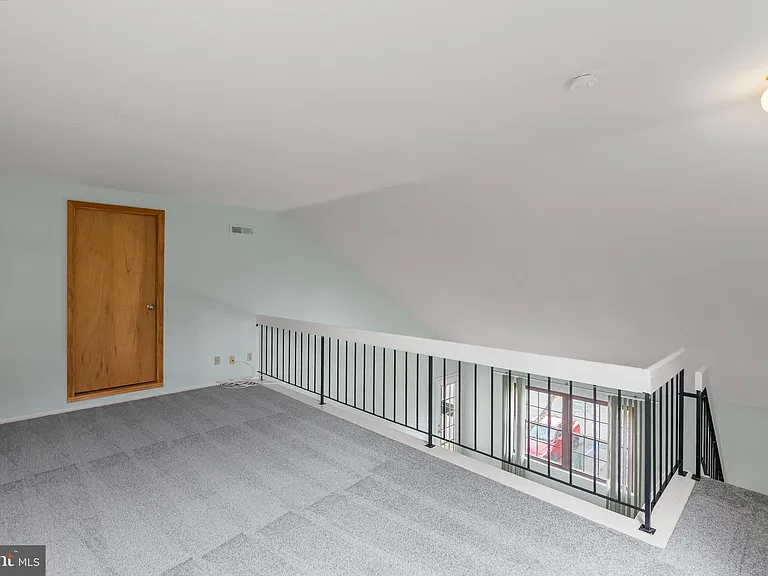 164 Bradford Ct #B — Photo 18