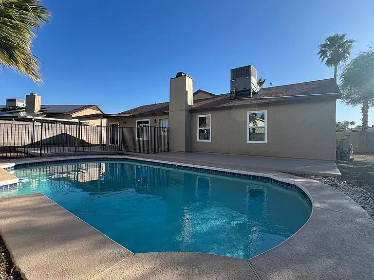 1321 E Morrow Dr — Photo 31