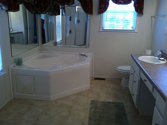 3rd image of 4012 E Shore Dr