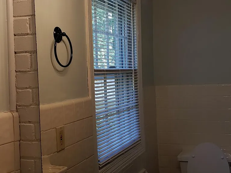 2037 Clairmont Rd — Photo 18