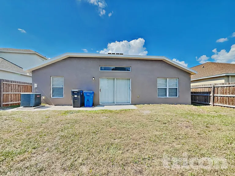 12329 Cedarfield Dr — Photo 20