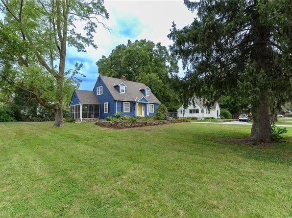 6842 Metcalf Ave, Overland Park, KS 66204