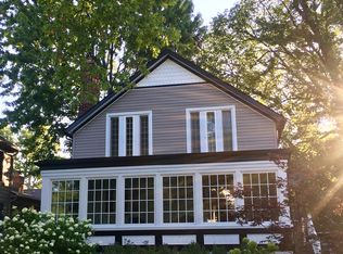 304 Rivard Blvd, Grosse Pointe, MI 48230