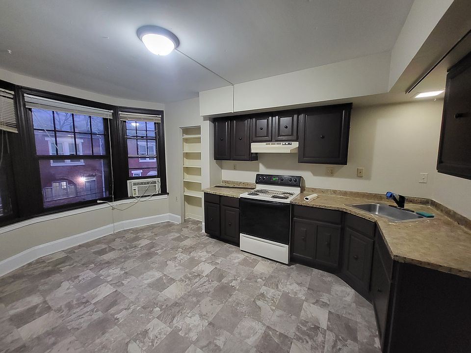 1st image of 2137 Green St Floor 2