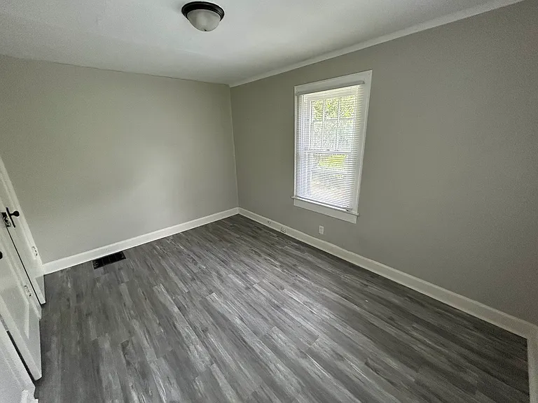 821 N Bradley Ave — Photo 16