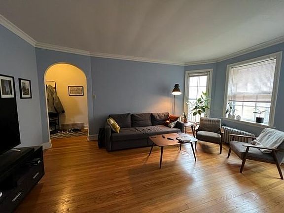 4th image of 4715 N Winchester Ave