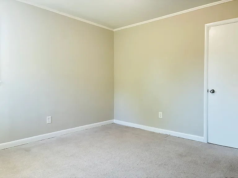 313 E Gibbs St — Photo 12