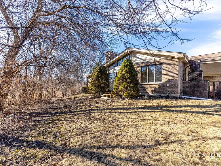2450 Chas Dr — Photo 29