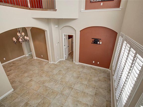 3rd image of 1919 Lantana Ln