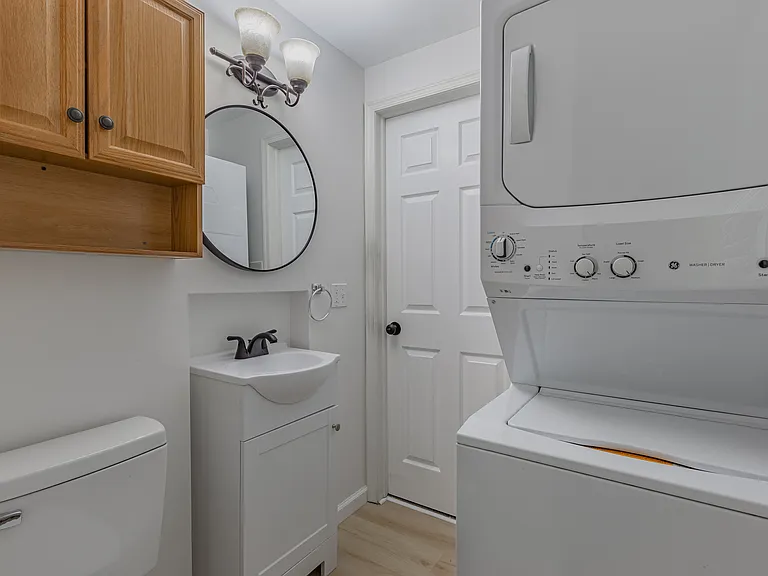 80 E Newport St — Photo 11