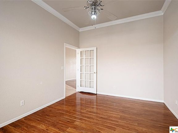 5th image of 308 Dixon Dr
