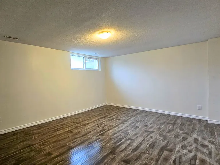 458 Springbank Ave N #2 — Photo 10