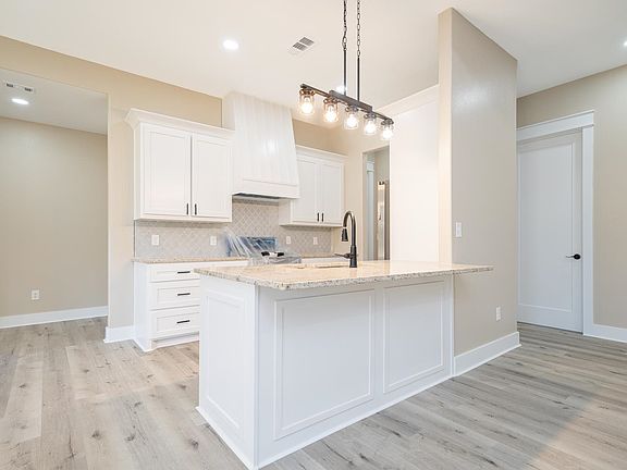 5th image of 601 Butane St