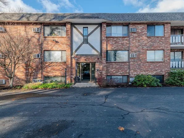 53 McCormick Ter APT 63, Stoughton, MA 02072