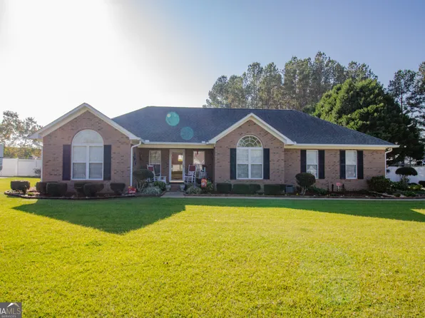 1142 Bartlett Dr, Statesboro, GA 30461