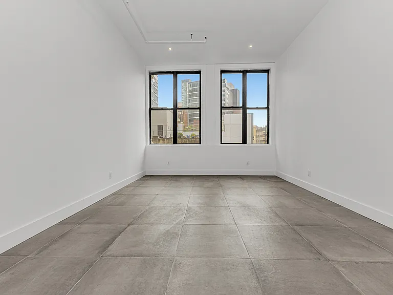 81 Willoughby St #407 — Photo 4