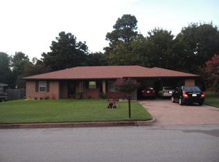 320 Powell Dr, Tyler, TX 75703