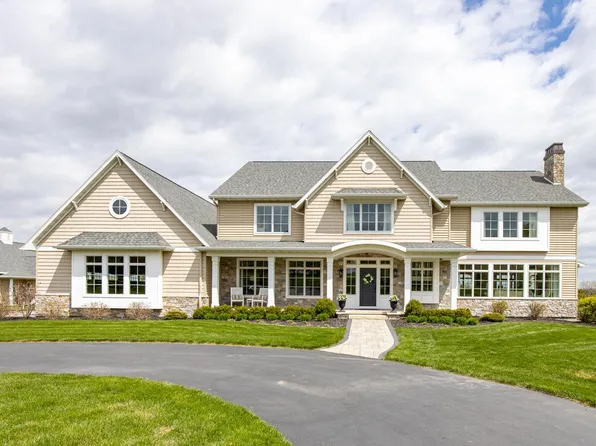 W3678 Equestrian Trl, Freedom, WI 54913