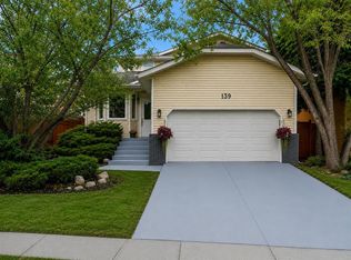 139 SE Shawnessy Dr SW, Calgary, AB T2Y1C7