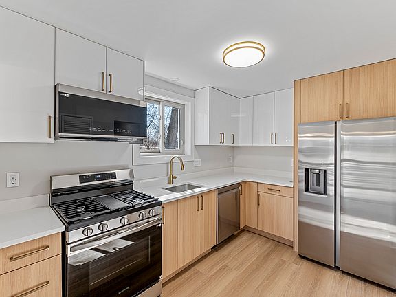 3rd image of 175 S Fairfield Rd