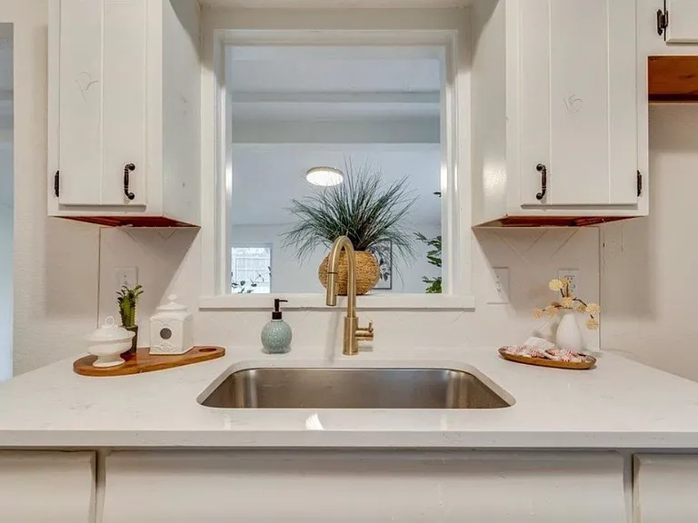 565 S Circle Dr — Photo 13