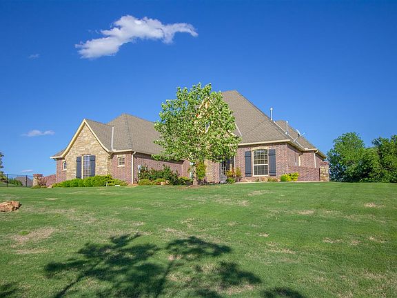 2nd image of 1616 Blue Bird Cir