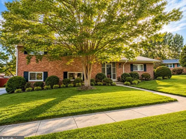 10301 Monroe Ct, Fairfax, VA 22030
