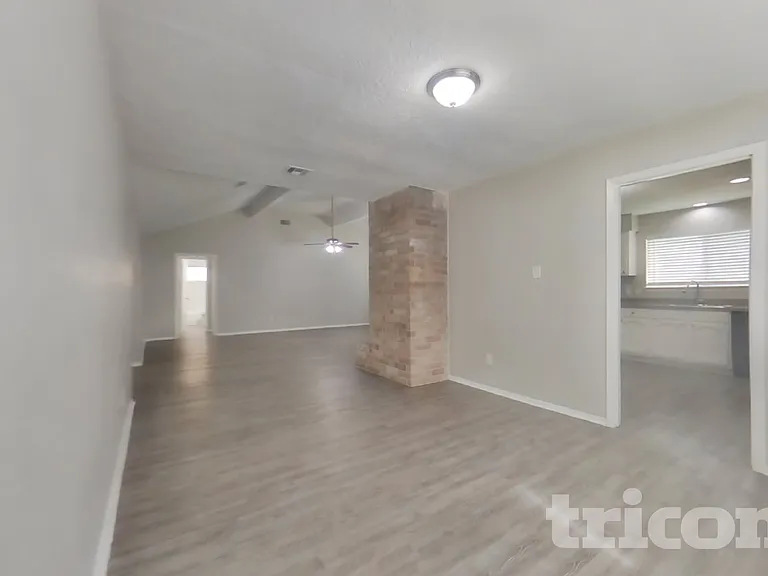19638 Southaven Dr — Photo 3