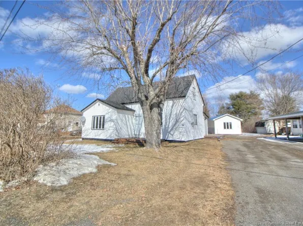 69 Bellevue, Saint Louis De Kent, NB E4X 1B3