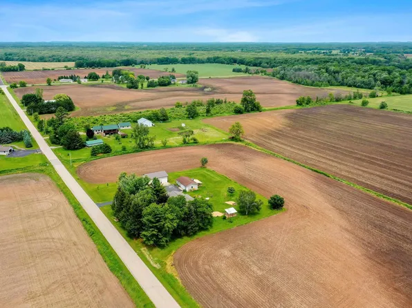 N9186 Sunset Rd, Shiocton, WI 54170