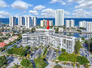 1000 Parkview Dr APT 804, Hallandale, FL 33009