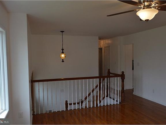 2nd image of 866 Estates Blvd
