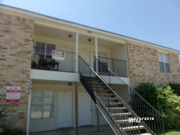 2nd image of 3307 Hereford Ln APT D