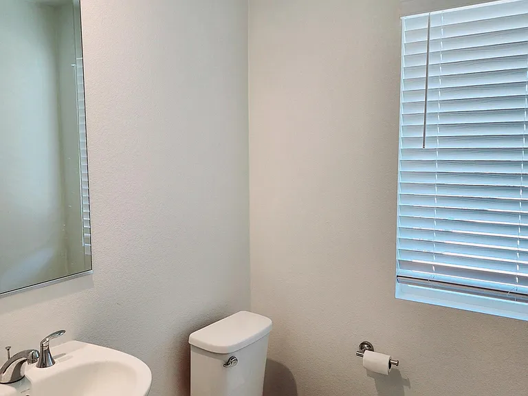 1703 W Bushell St — Photo 6