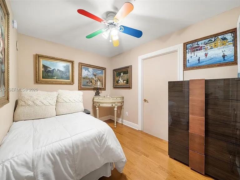 10225 Collins Ave #404 — Photo 33