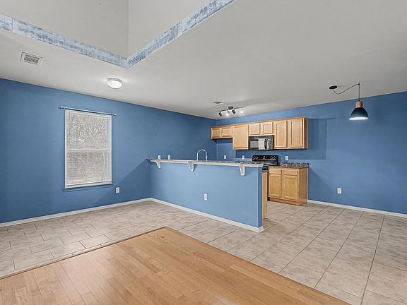 5th image of 3404 Deerfield Blvd
