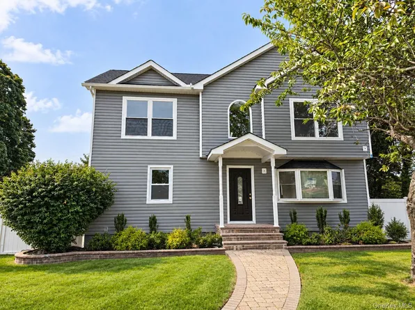 18 Hitchcock Lane, Farmingdale, NY 11735