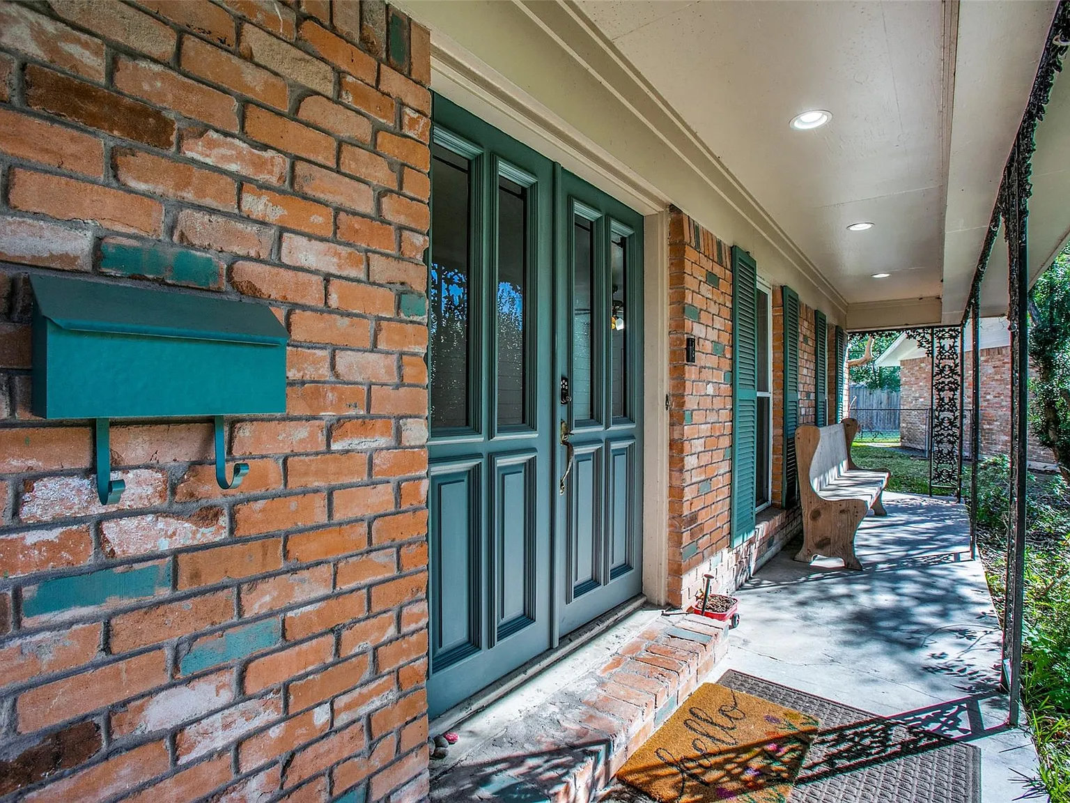 3 bed, 2.0 bath, 1893 sqft, $2,900 — Photo 3