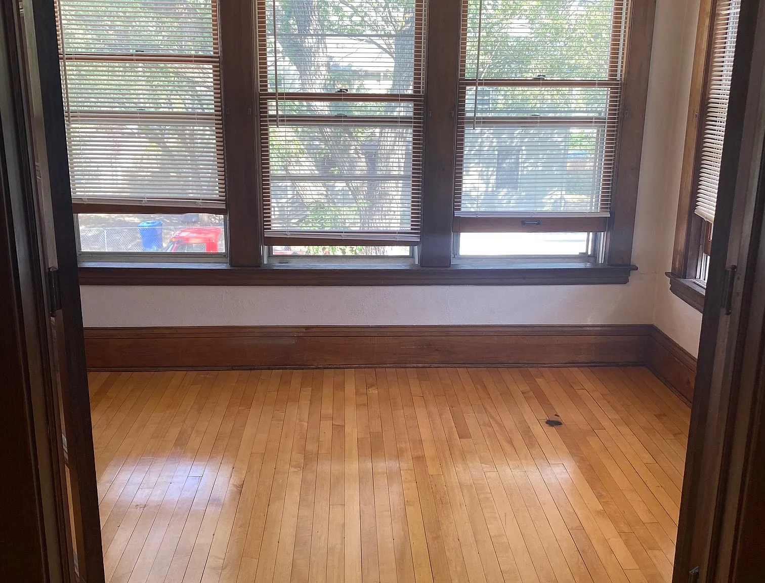 2 bed, 1000 sqft, $1,100 — Photo 4