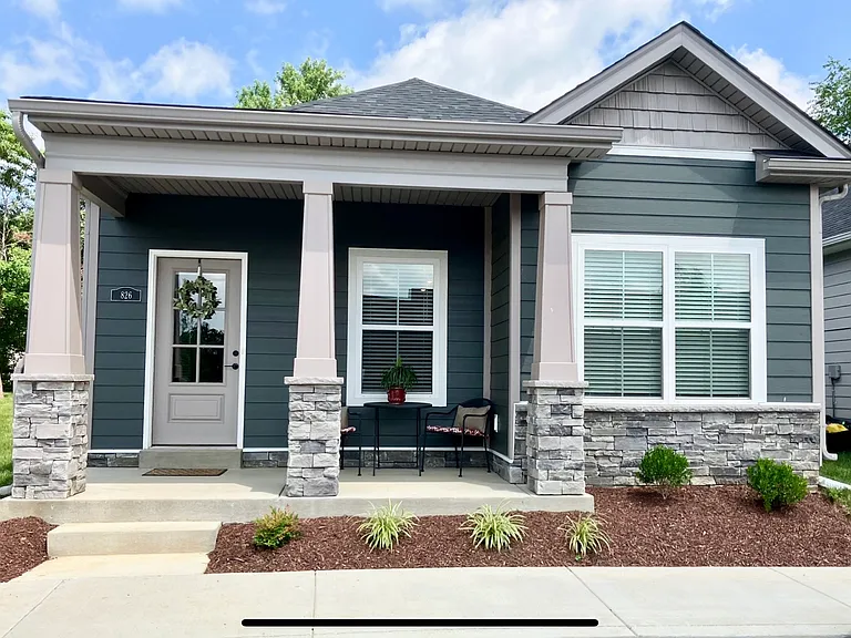 826 Rosemary Ln — Photo 1