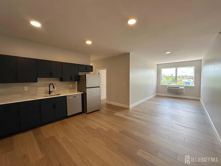 213 French St #7 — Photo 2
