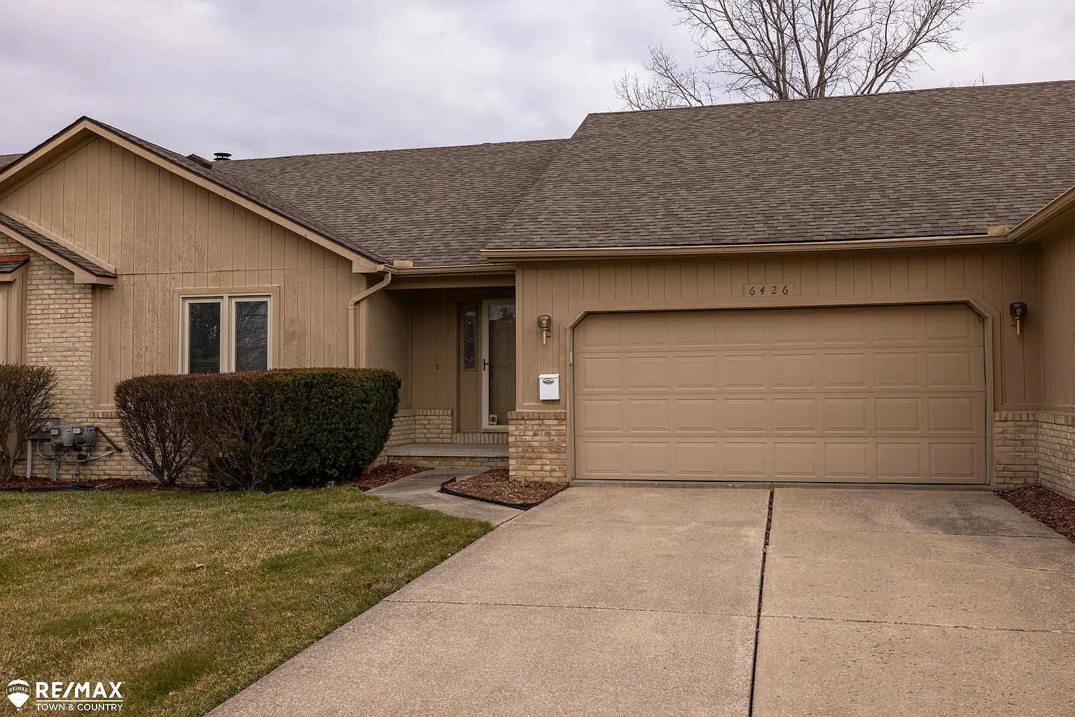 6426 Western Way photo 1