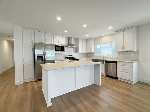 4th image of 13611 W 176th Ter