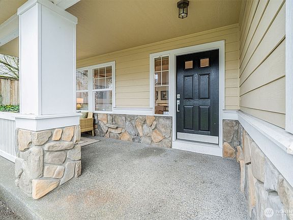 3rd image of 261 Blaine Drive SE