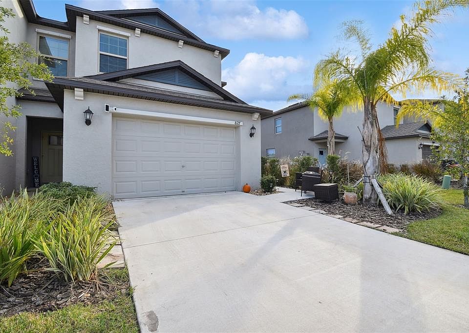 1st image of 827 ROYAL EMPRESS DRIVE