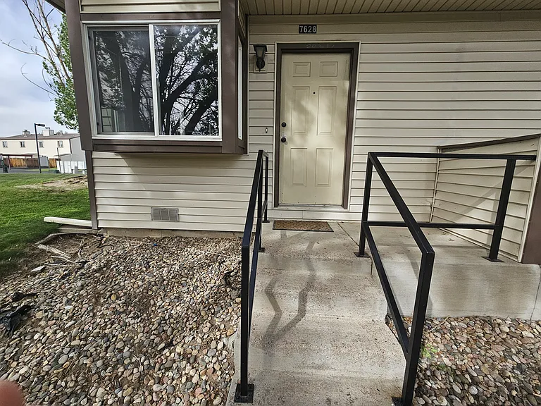 7628 Lexington Manor Dr — Photo 2