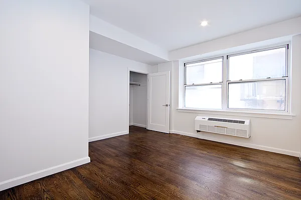 Rented by R New York | media 33