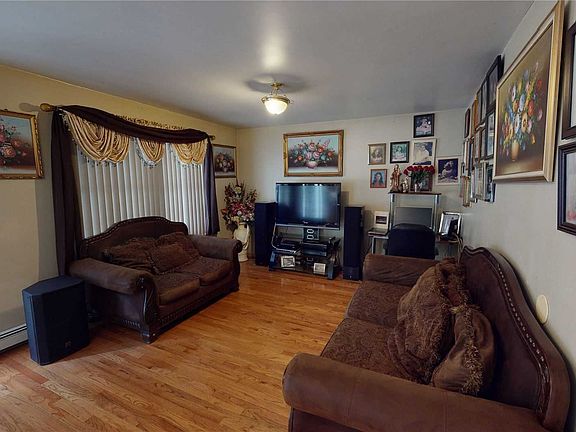 4th image of 9 Erna Dr