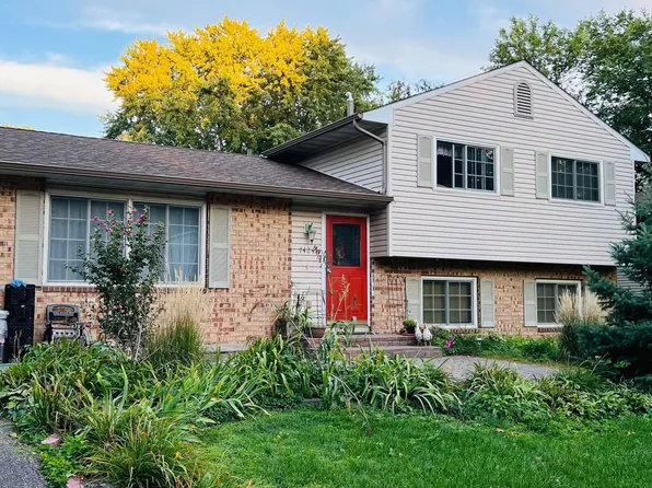 7424 Drew Ave N, Brooklyn Park, MN 55443